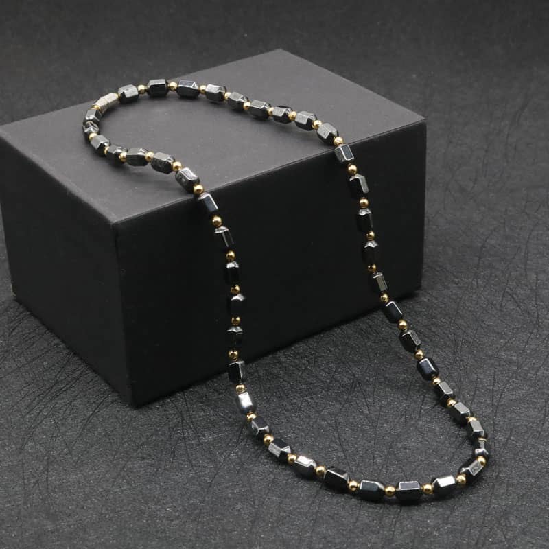How to Choose Authentic Hematite Jewelry for Style and Wellness 2 How to Choose Authentic Hematite Jewelry for Style and Wellness