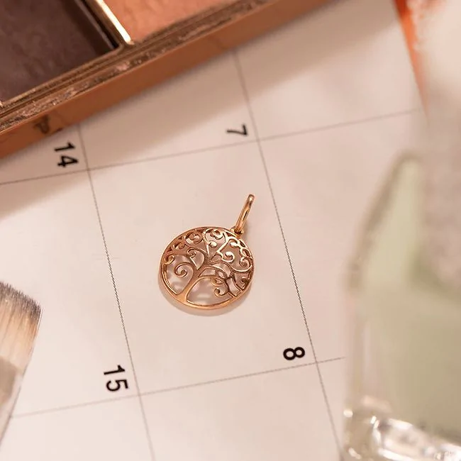 Find the Perfect Luck Tree Jewelry for a Touch of Elegance and Luck 2 Find the Perfect Luck Tree Jewelry for a Touch of Elegance and Luck