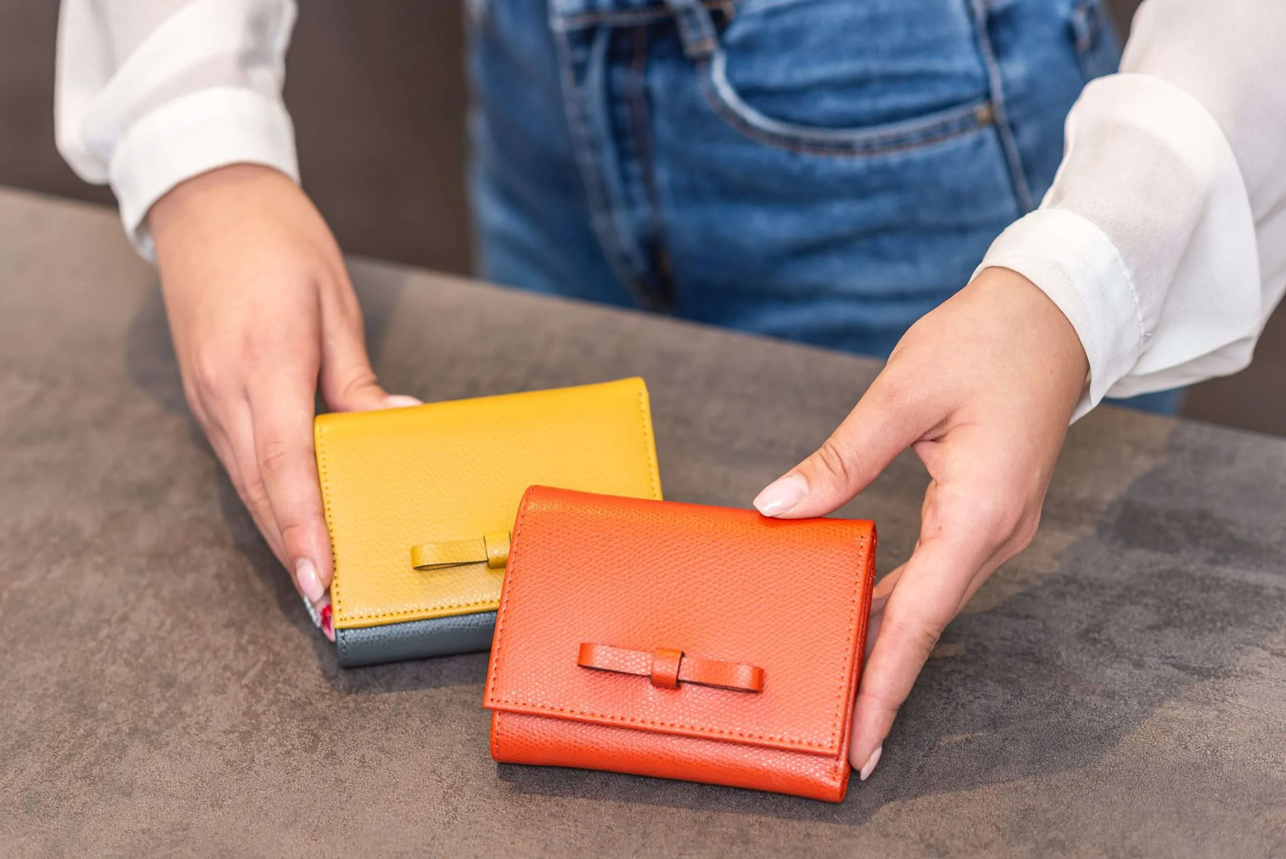 Best Feng Shui Purse Colors for Wealth and Prosperity 2 Best Feng Shui Purse Colors for Wealth and Prosperity
