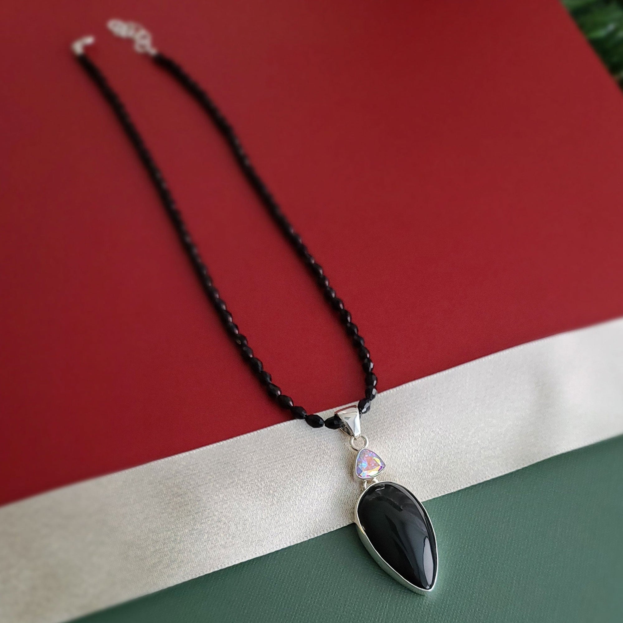 Elevate Your Style with Stunning Rainbow Obsidian Jewelry Pieces 2 Elevate Your Style with Stunning Rainbow Obsidian Jewelry Pieces
