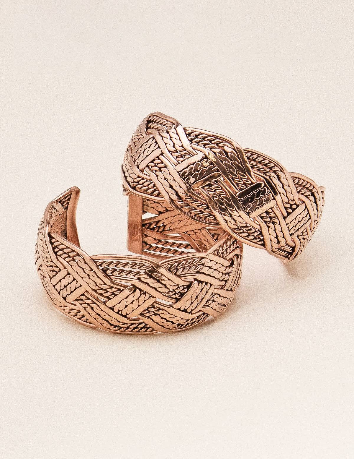 Showering with Copper Jewelry: What You Need to Know to Avoid Tarnish 2 Showering with Copper Jewelry: What You Need to Know to Avoid Tarnish