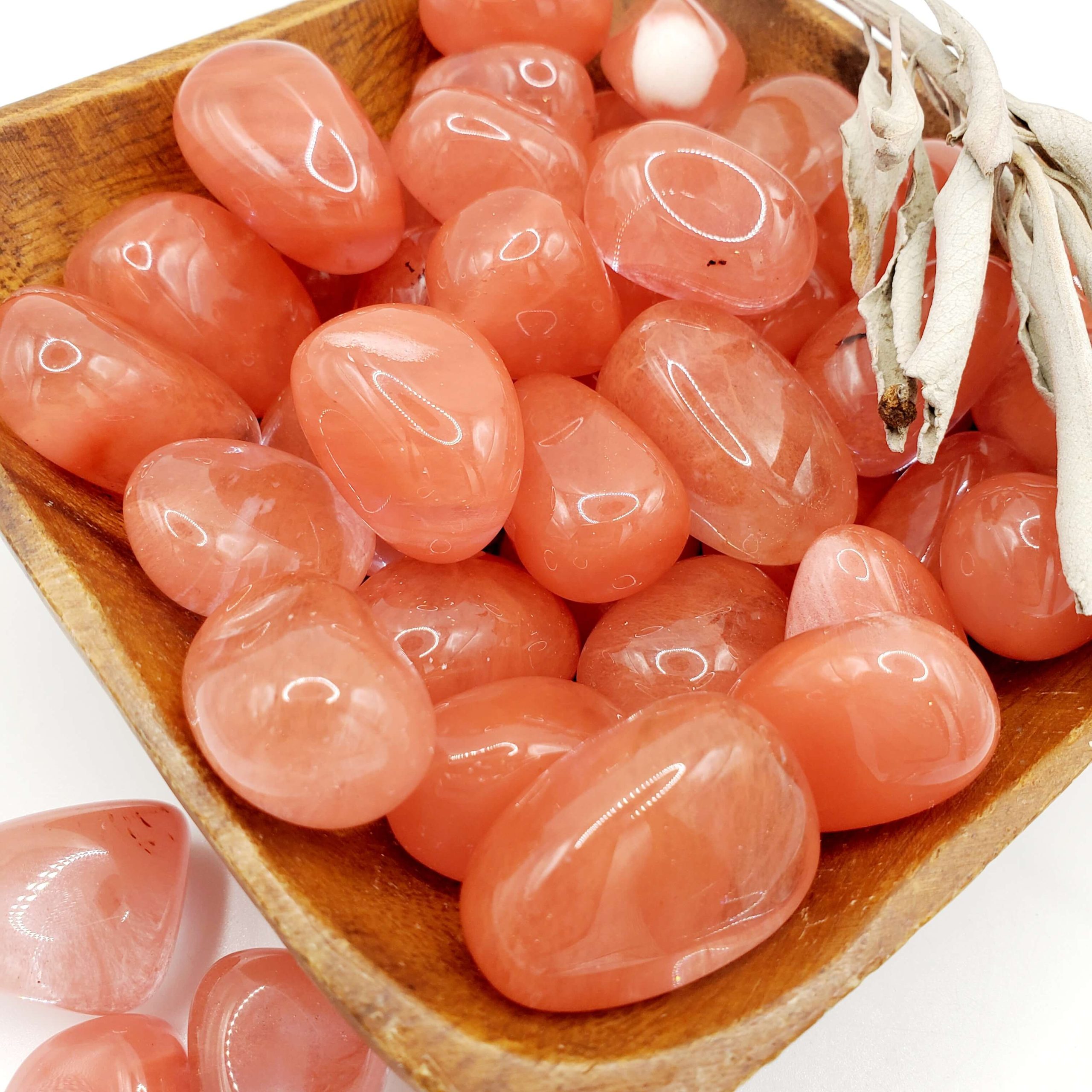 The Meaning of Strawberry Obsidian: A Guide to Its Powers and Uses 2 The Meaning of Strawberry Obsidian: A Guide to Its Powers and Uses