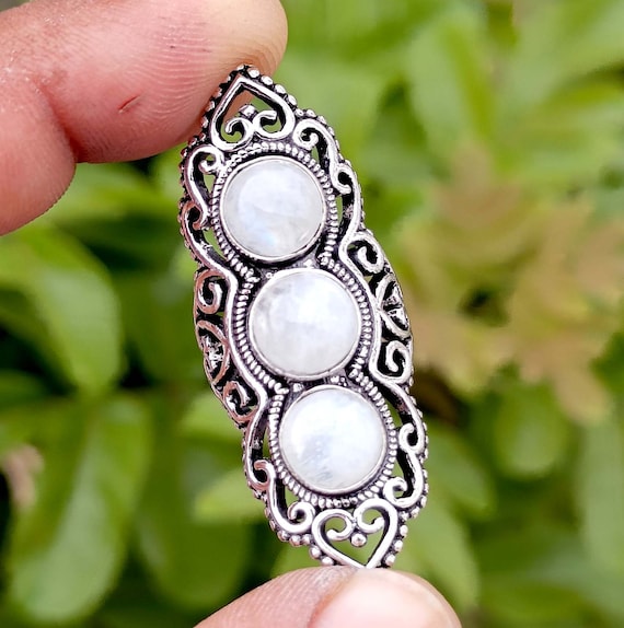 Explore Stunning Moonstone Jewelry for Sale – Affordable & Elegant 3 Explore Stunning Moonstone Jewelry for Sale – Affordable & Elegant