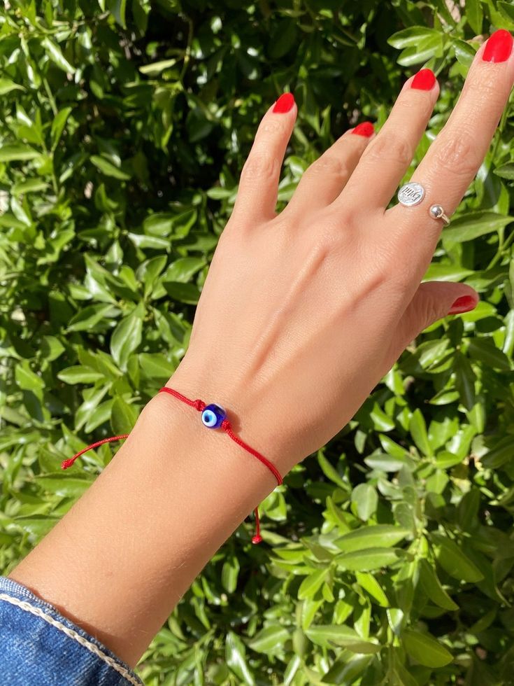 Understanding the Red Evil Eye Bracelet: Symbolism and Spiritual Significance 2 Understanding the Red Evil Eye Bracelet: Symbolism and Spiritual Significance