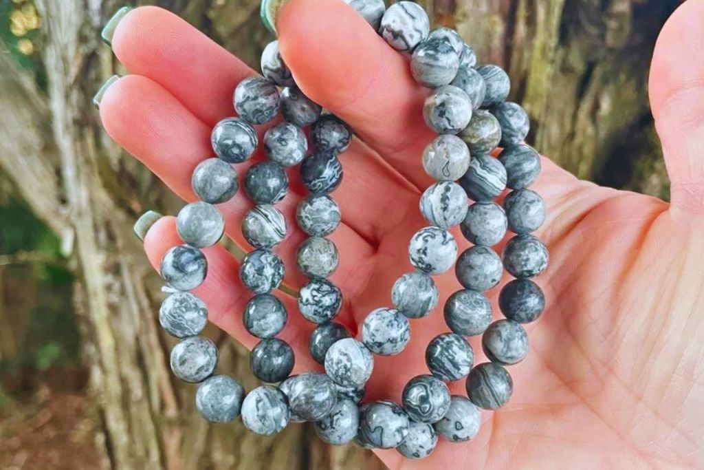 The Meaning of Jasper Bracelets: Unlocking Strength, Creativity, and Protection 2 The Meaning of Jasper Bracelets: Unlocking Strength, Creativity, and Protection