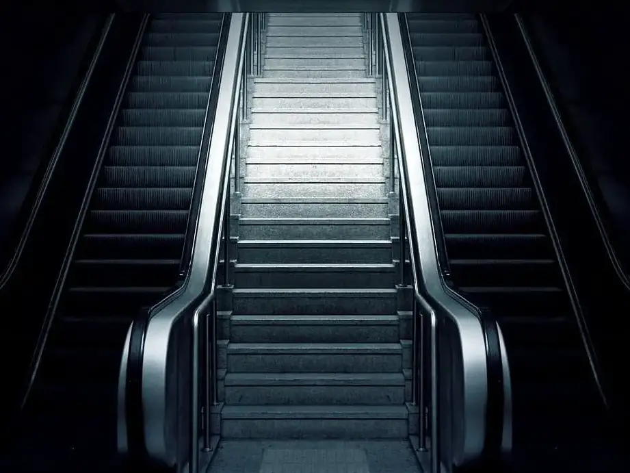 Dream Meaning of Escalators: Symbolism of Progress and Decline 2 Dream Meaning of Escalators: Symbolism of Progress and Decline