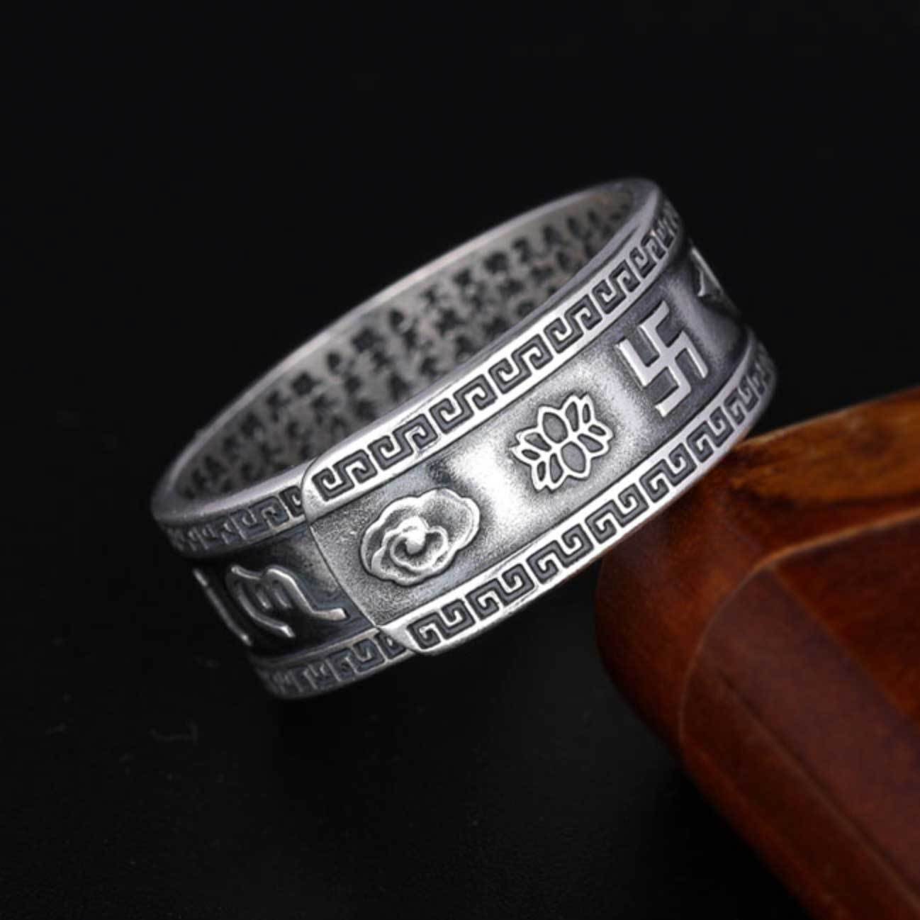 How to Wear a Feng Shui Pixiu Wealth and Protection Ring for Good Luck 3 How to Wear a Feng Shui Pixiu Wealth and Protection Ring for Good Luck