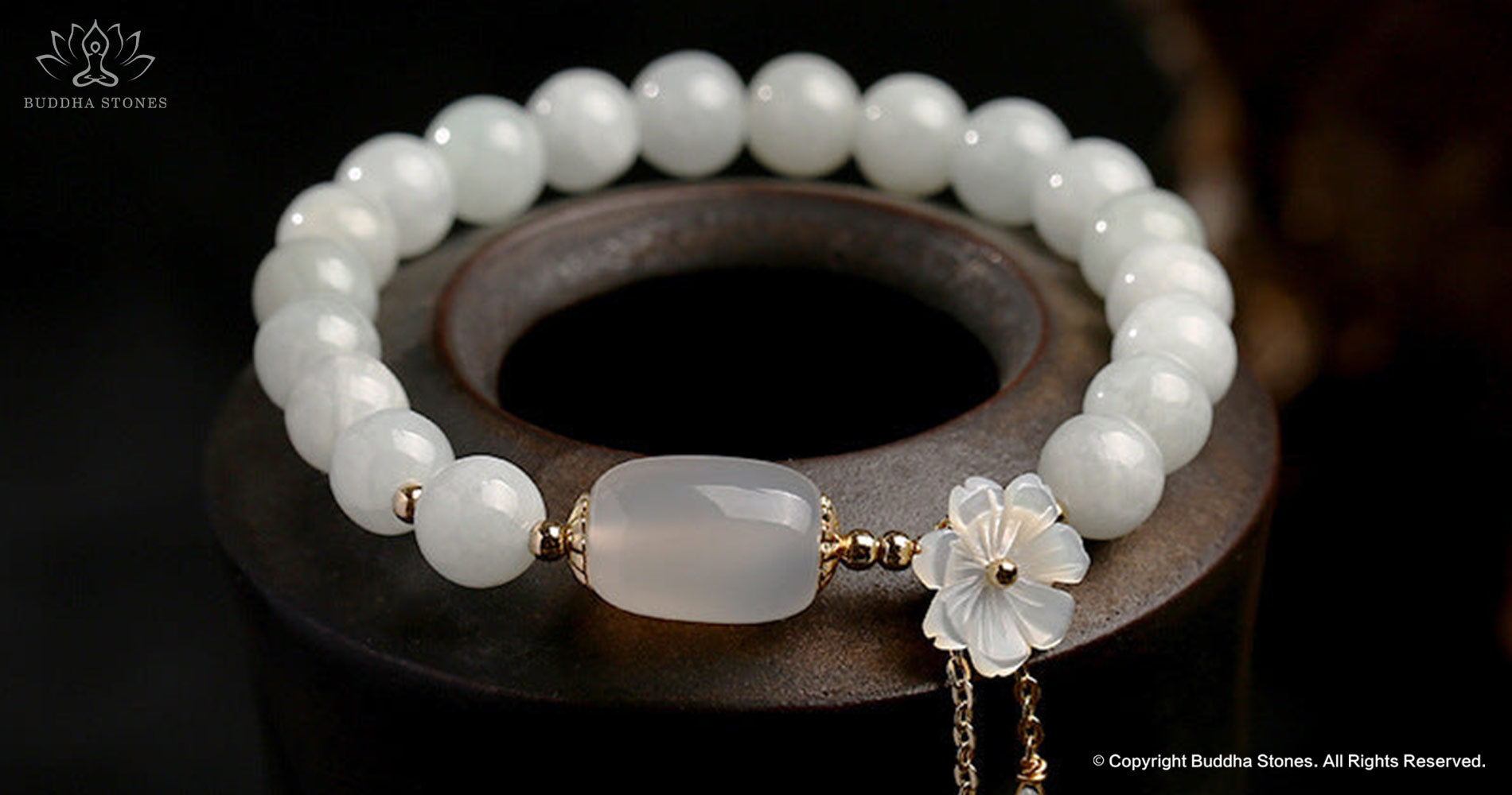 Discover the White Jade Meaning: Uncover its secrets and symbolism! 2 Discover the White Jade Meaning: Uncover its secrets and symbolism!