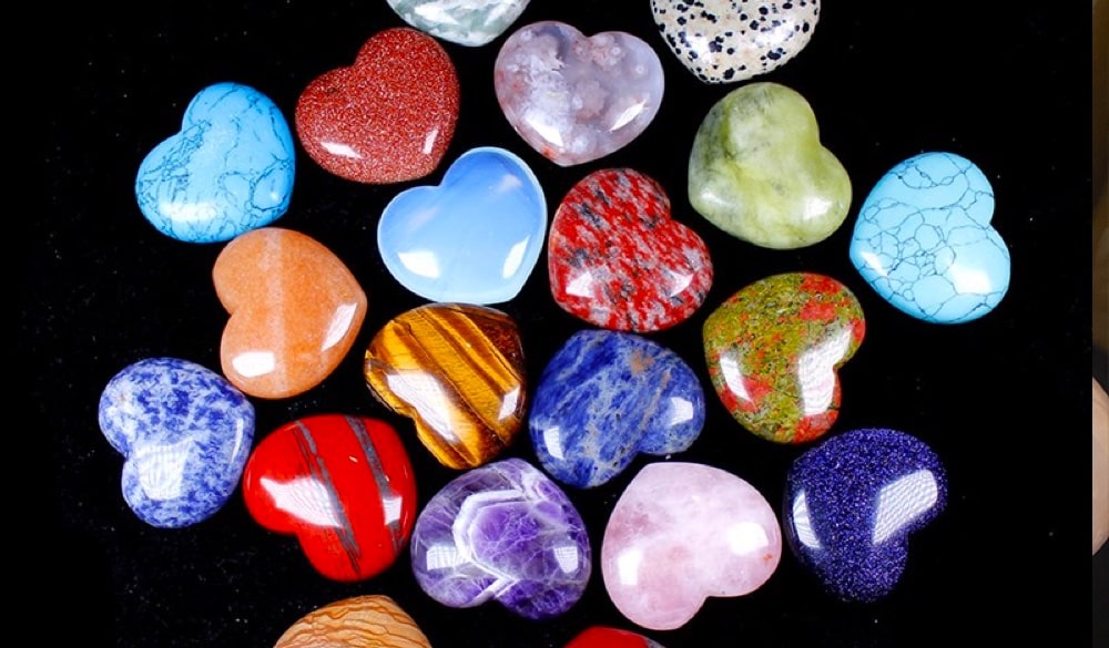 What is the meaning of heart shaped stones? Your guide to love and good fortune. 2 What is the meaning of heart shaped stones? Your guide to love and good fortune.