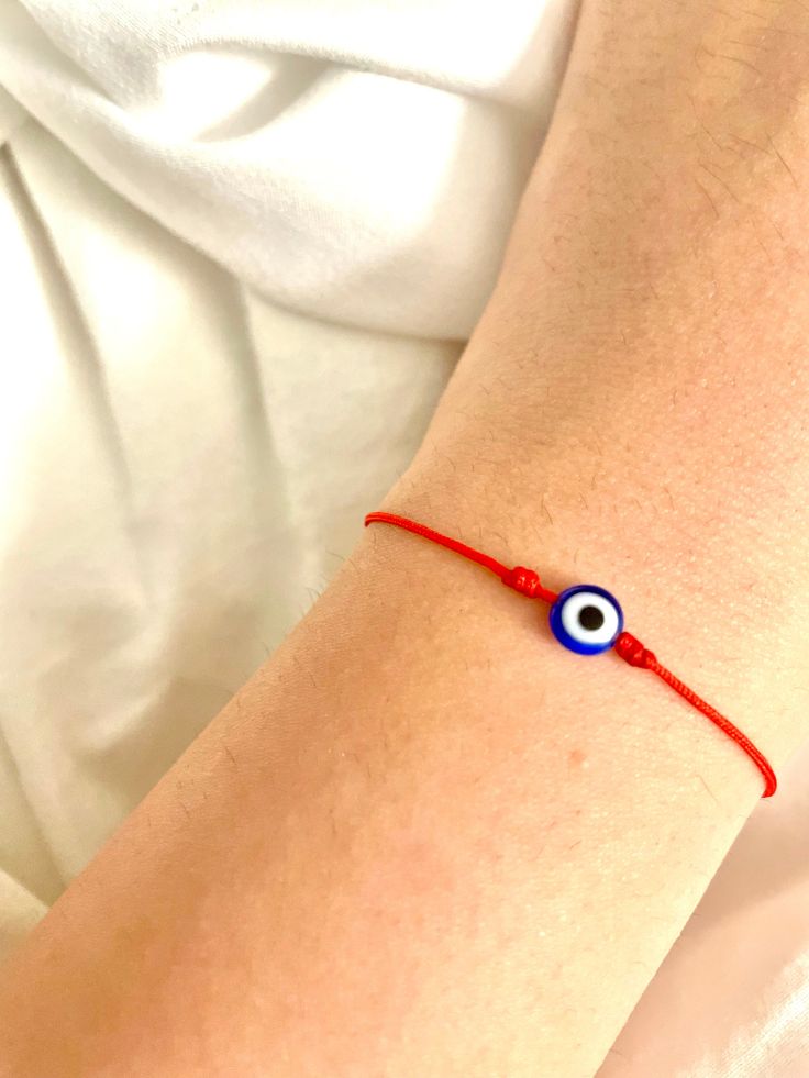 Deep Dive: Meaning of Red Bracelet with Eye and Its Cultural Significance 1 Deep Dive: Meaning of Red Bracelet with Eye and Its Cultural Significance