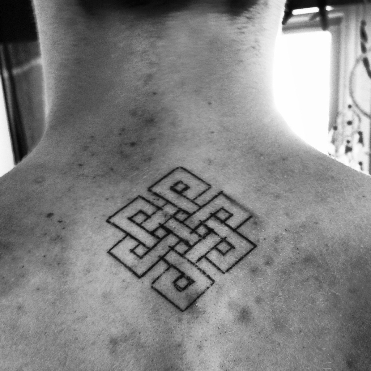 Thinking of Eternal Knot Tattoo? Find the Meaning Here 2 Thinking of Eternal Knot Tattoo? Find the Meaning Here