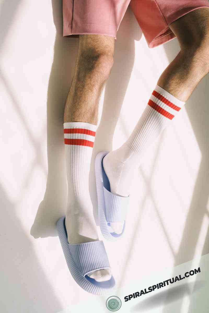 Hairy Legs in Dreams: A Simple Guide to Interpretation 3 Hairy Legs in Dreams: A Simple Guide to Interpretation