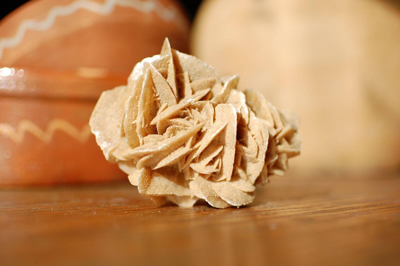 Unlock the desert rose stone meaning: A quick and clear introduction for beginners 1 Unlock the desert rose stone meaning: A quick and clear introduction for beginners