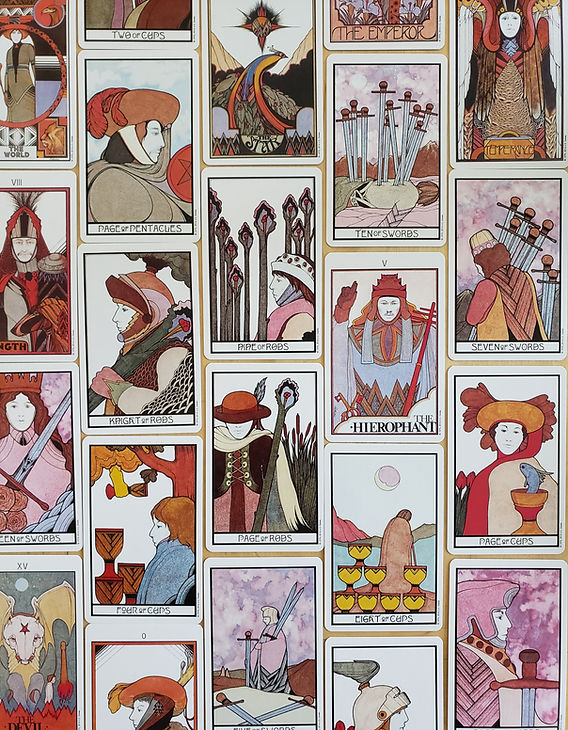 Aquarian Tarot Deck Review: Why is it so popular? 1 Aquarian Tarot Deck Review: Why is it so popular?