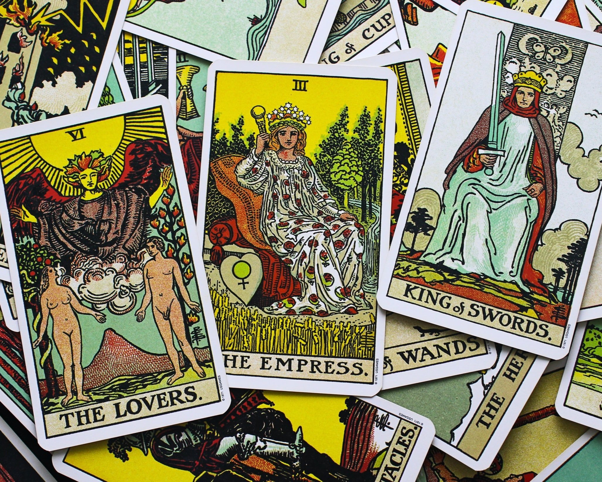 Learn Tarot Grouping: Simple Tips for Beginners! 2 Learn Tarot Grouping: Simple Tips for Beginners!